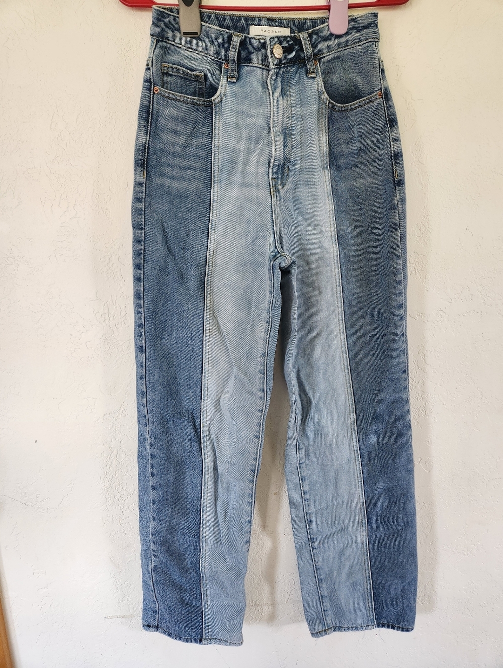 Pacsun Jeans. Womens Size 26. 90's Boyfriend. Two Tones Jeans.